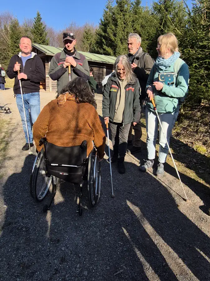 Bild 060 · Ortswechsel & Waldweg Grenzenlos