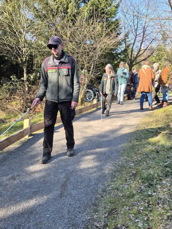 Bild 066 · Ortswechsel & Waldweg Grenzenlos